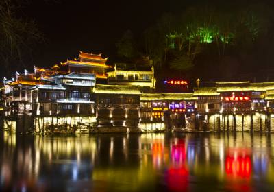 夜游鳳凰古城，感受別樣的古城美